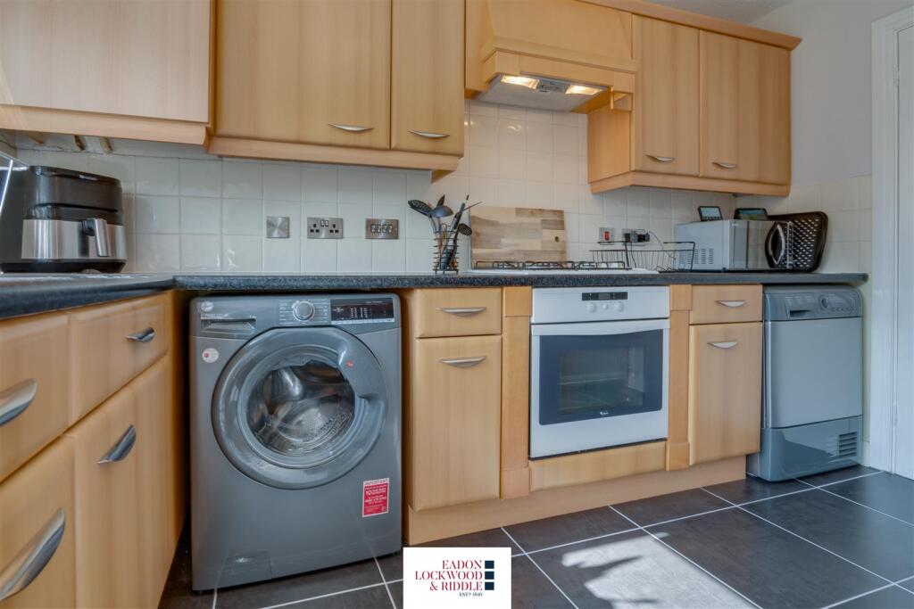 Kitchen Breakfast Room 2.jpg