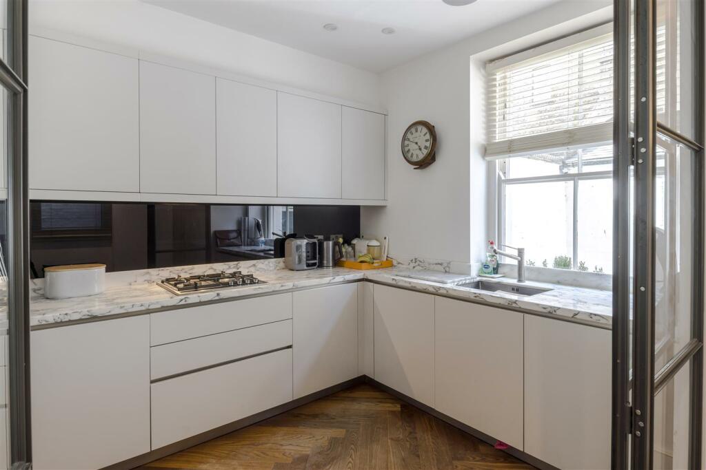 Kitchen--3.jpg