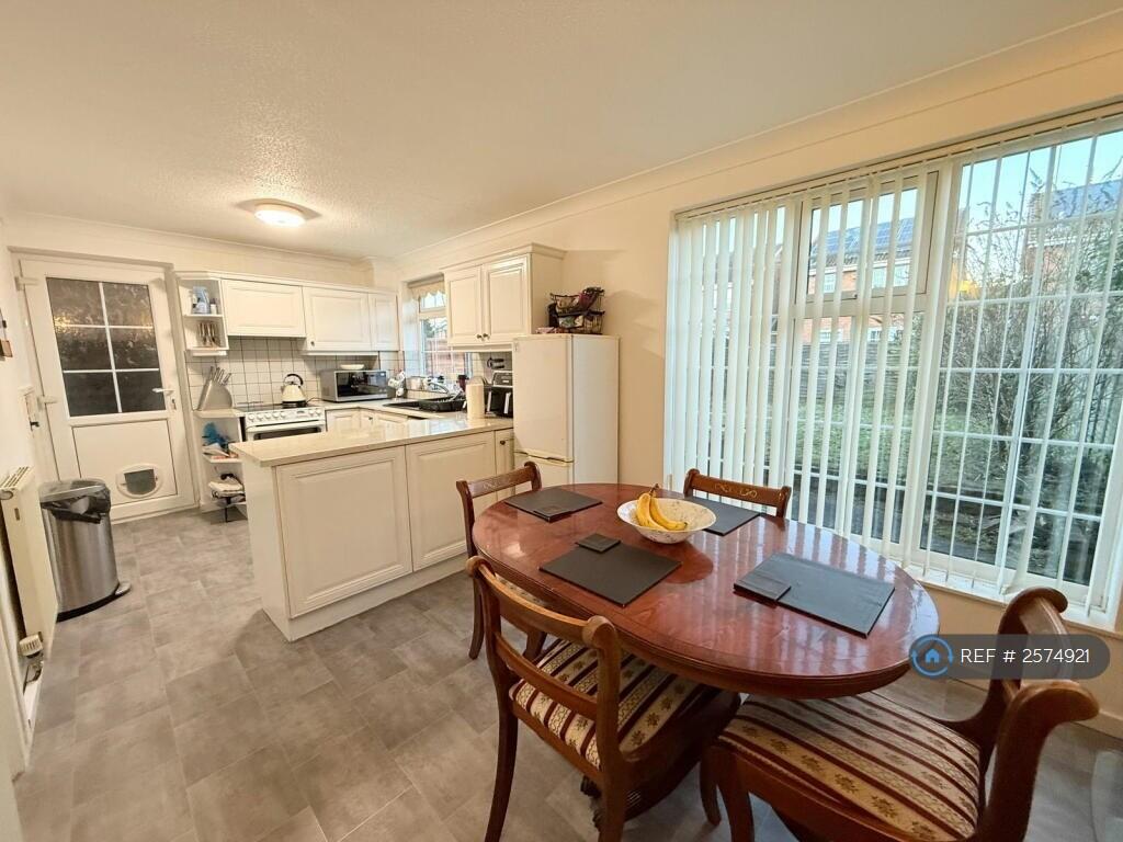 Kitchen &amp; Dining