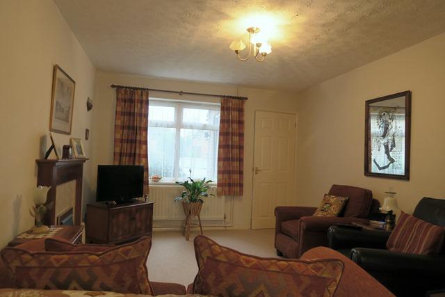 SITTING/DINING ROOM