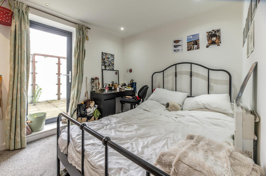 104 Cymbeline Hou...