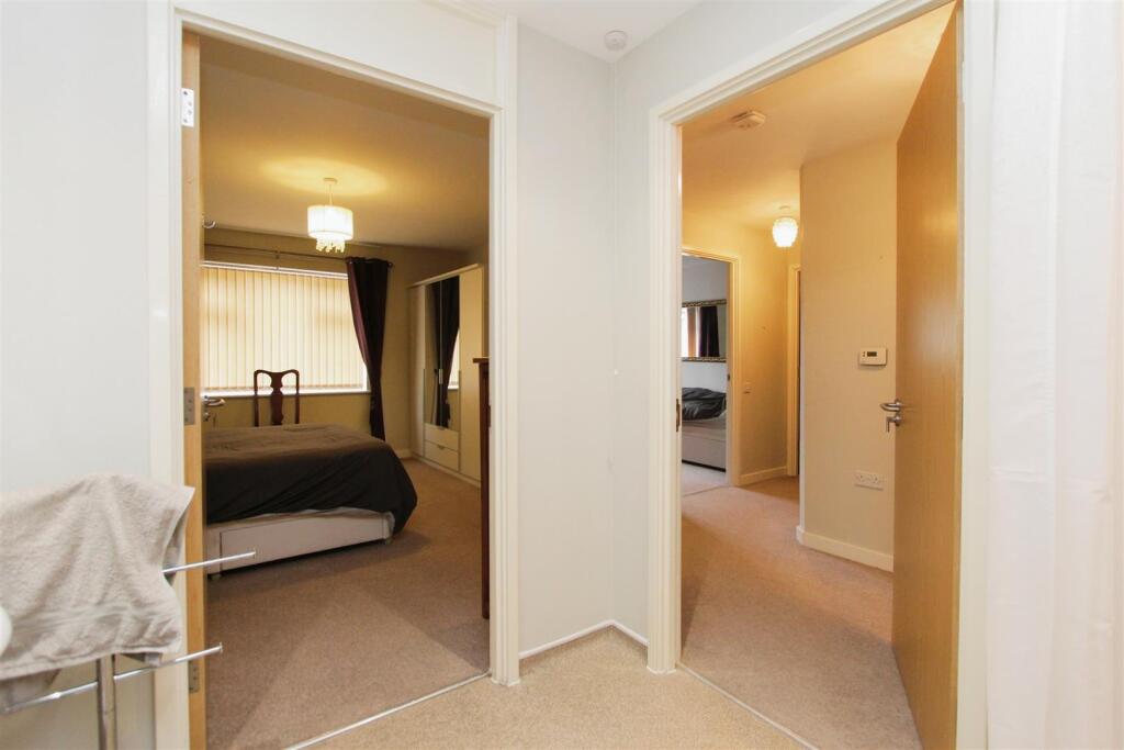 Jack &amp; Jill Style Bathroom