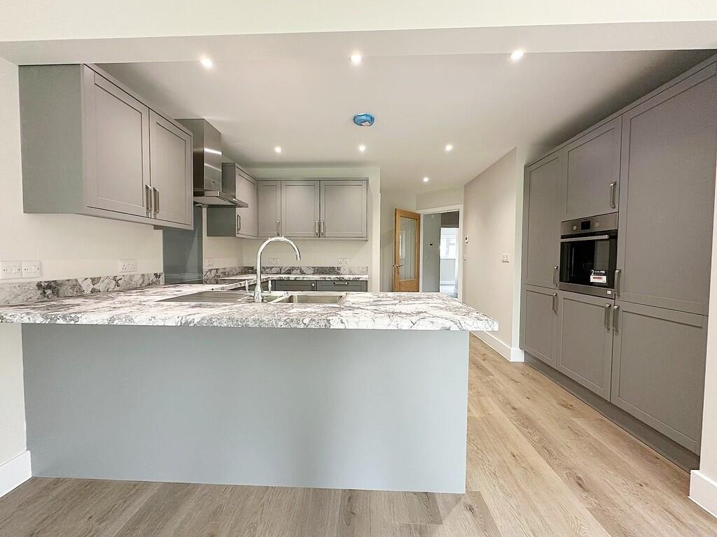 Kitchen 8