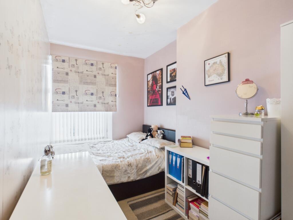 CAM03729G0-PR0203-STILL003