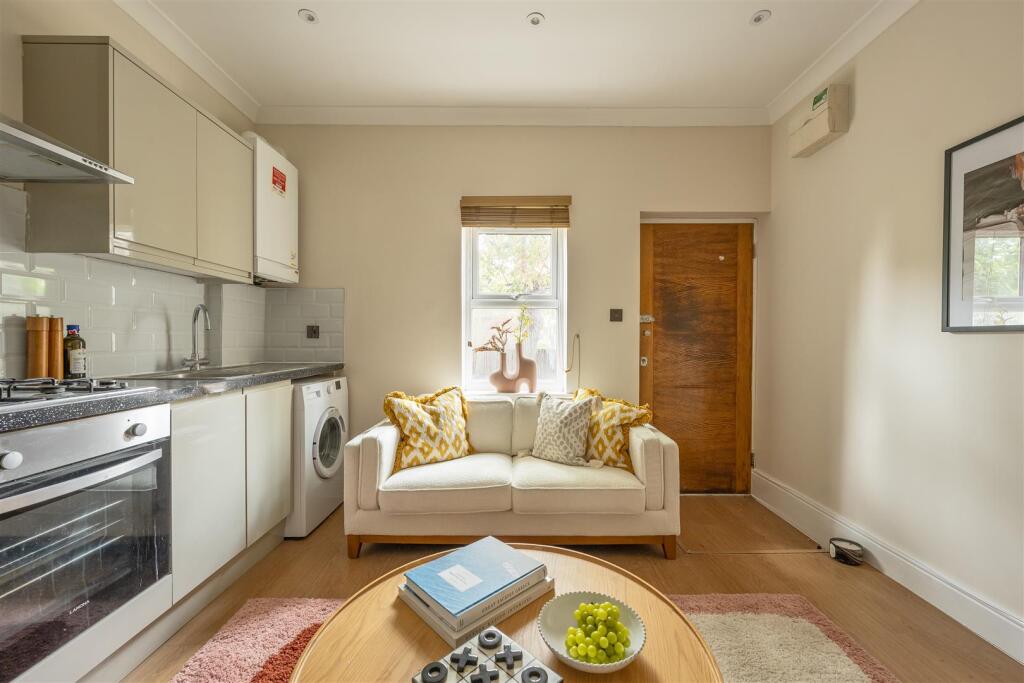 Living-Area-4.jpg