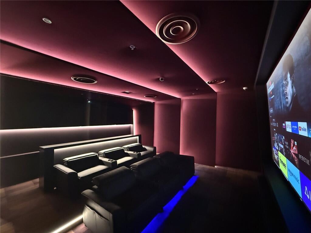 Cinema Room b