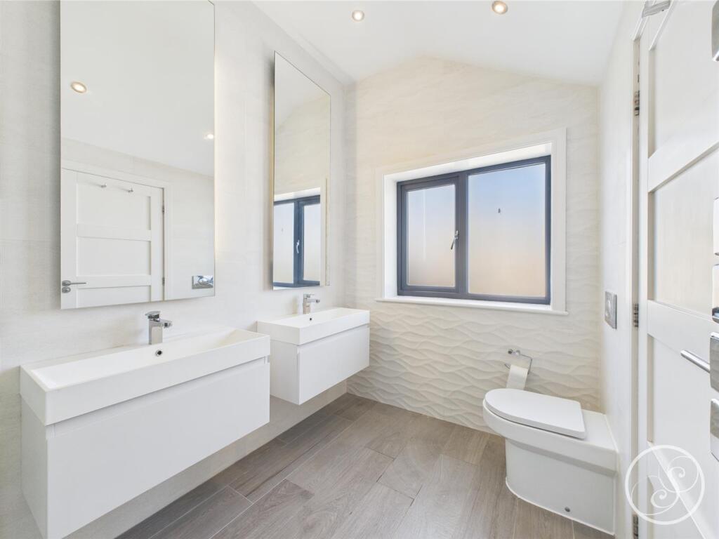 En-suite 1