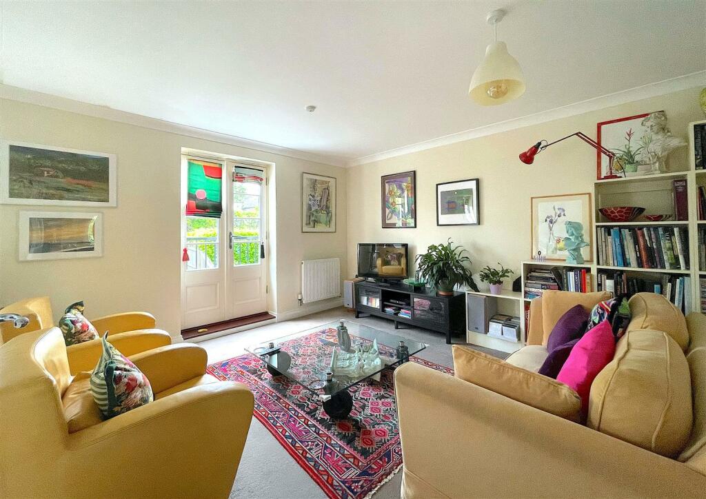 living room 1.jpg