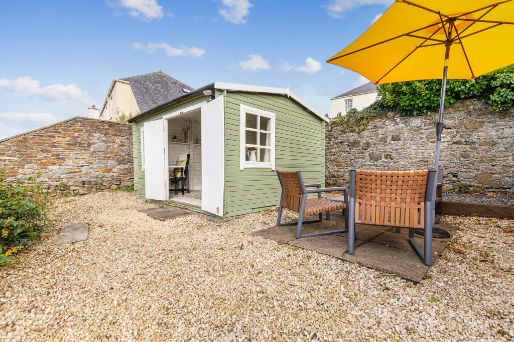 A10 - 9 Fore Street, Plymouth, Yealmpton - 250912