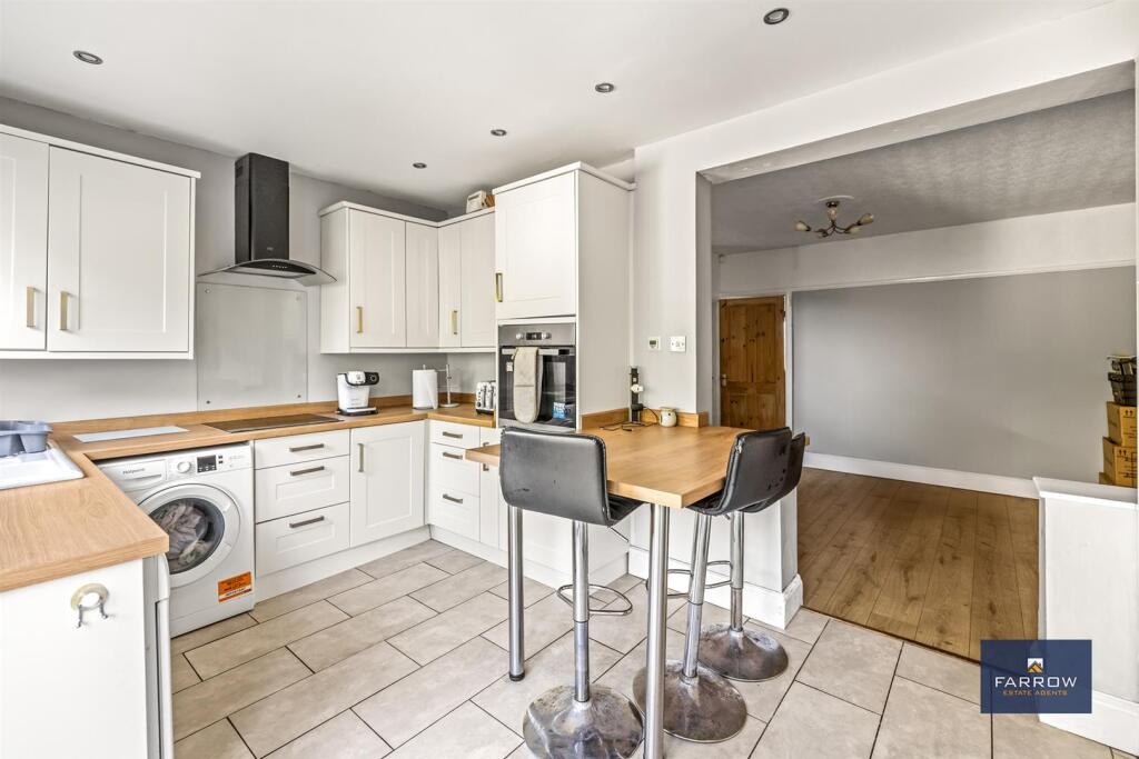 Kitchen / Breakfast Room