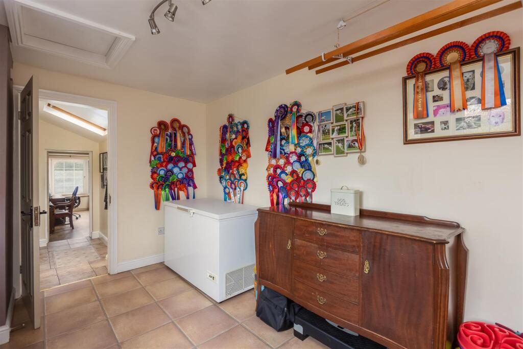 Westgate 25 Hallway.jpg