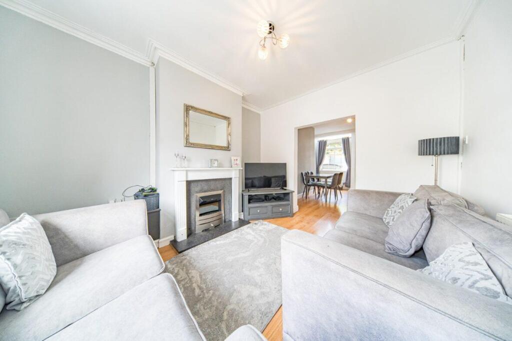 35 Cross Street lounge 2.jpg