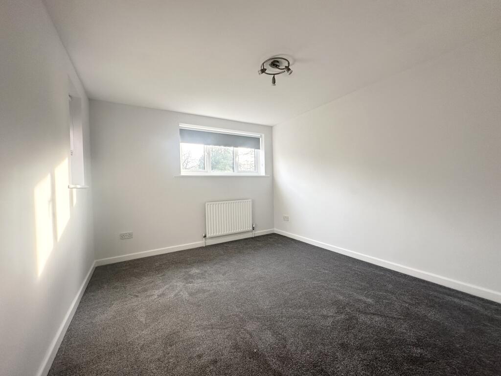 6 BEDROOM.jpg