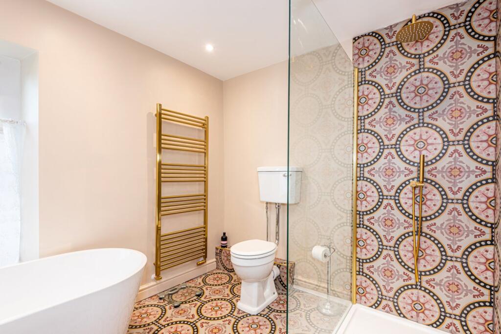 En-suite to Bedroom 1 