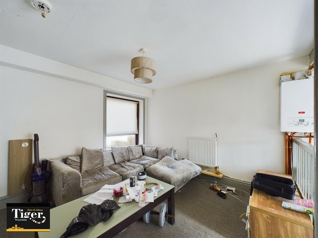 CAM02176G0-PR0293...