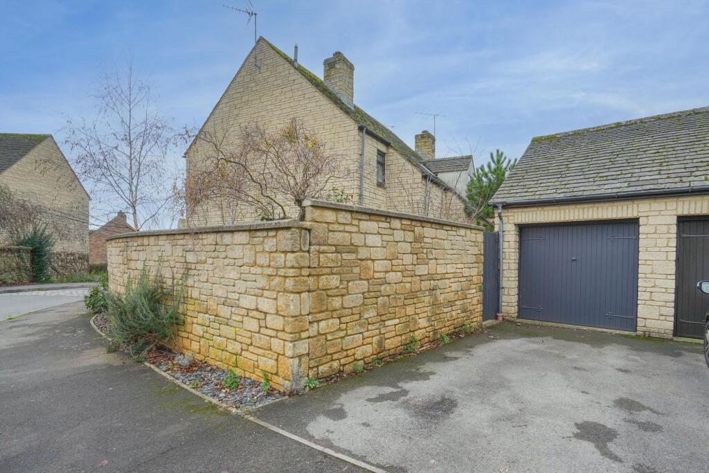 Garage &amp; Parking