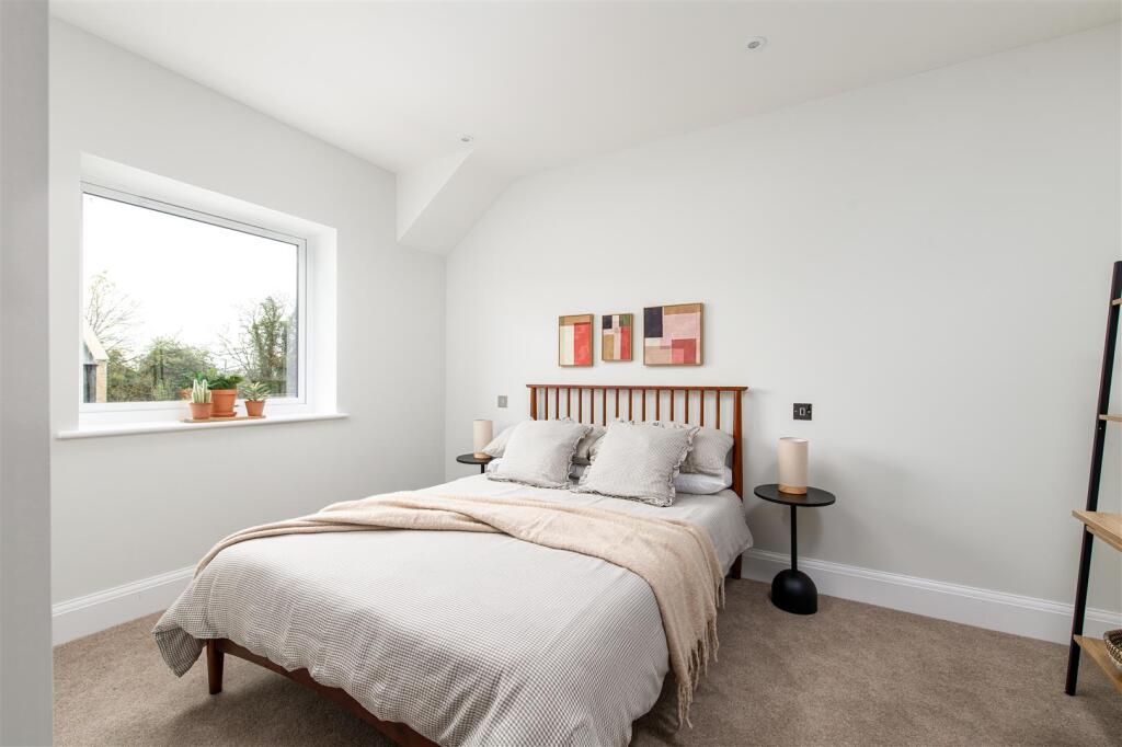 Bedroom4_3.jpg