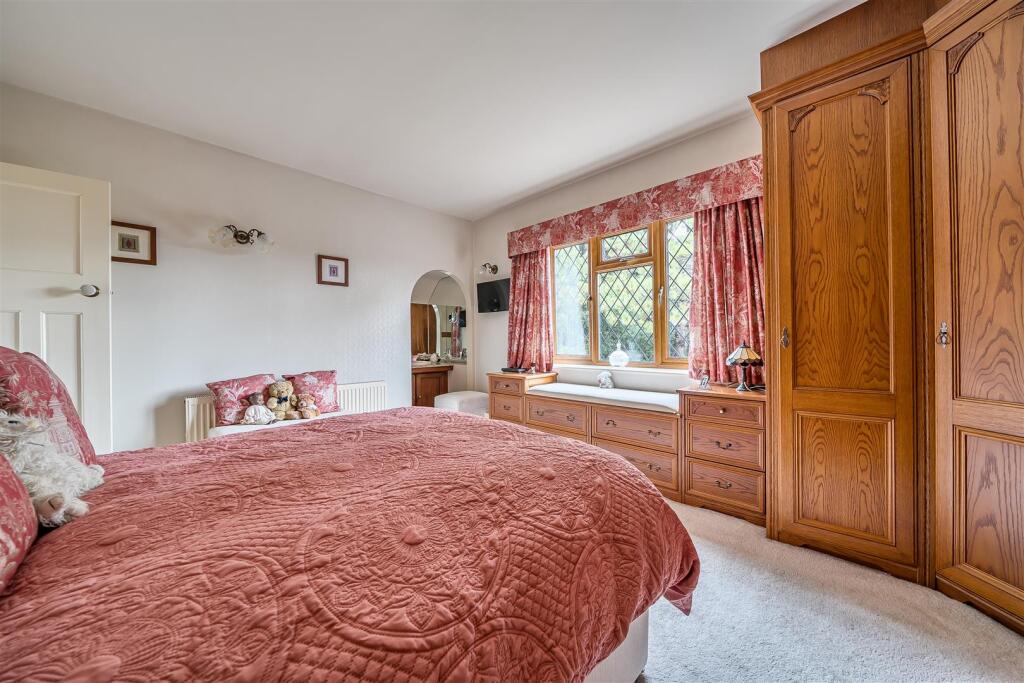 For Sale by Aspire Residential | Crockhurst Hill