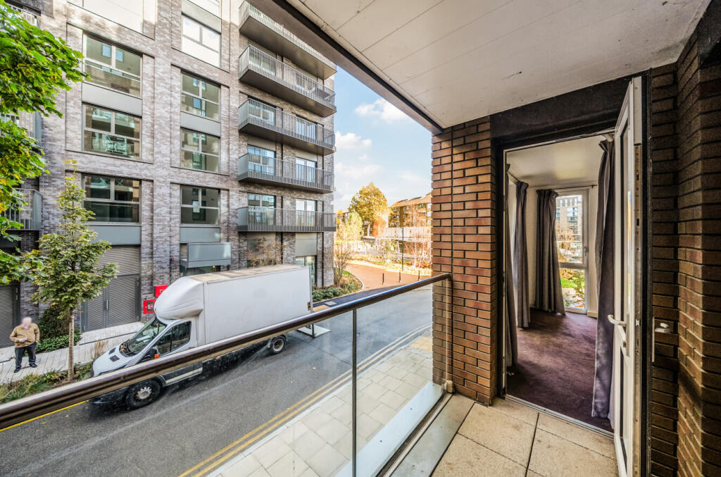 1373521-3-6900a18...