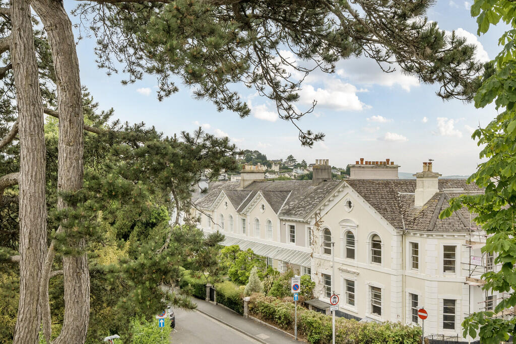 1305867-8-6847196...