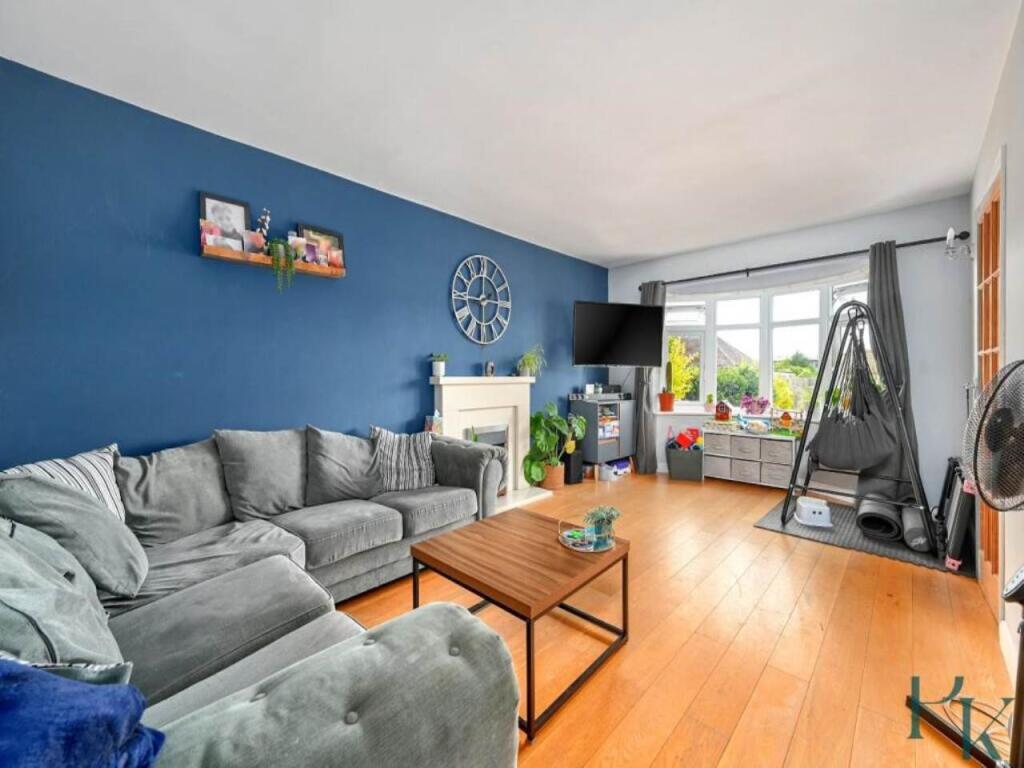 234383_33999723_IMG_