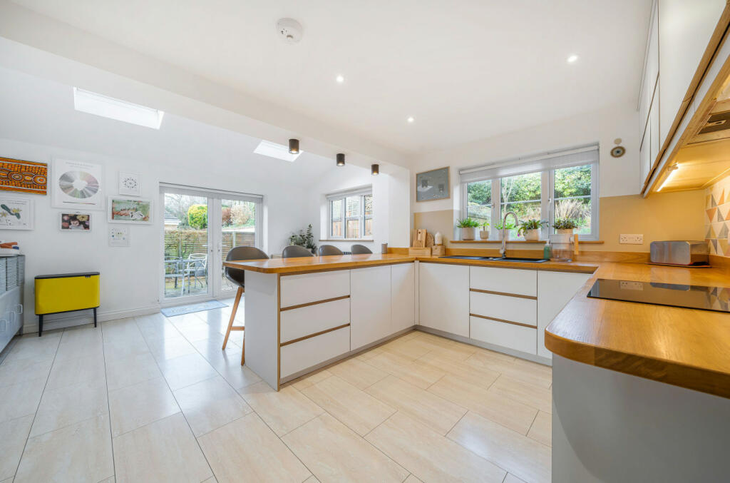 Kitchen/Breakfast Rm