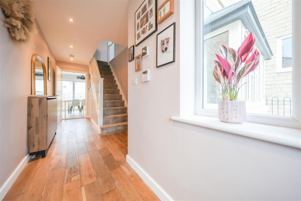 ENTRANCE HALLWAY