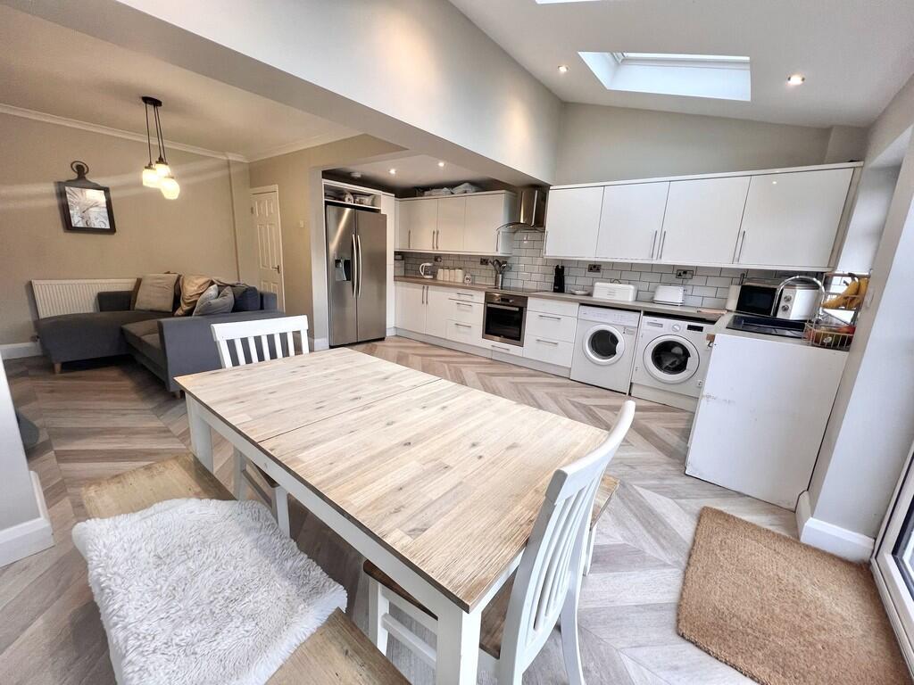 006932b4-f179-403...