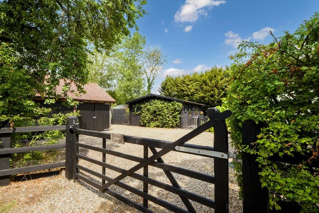 144px-Willow Cott...