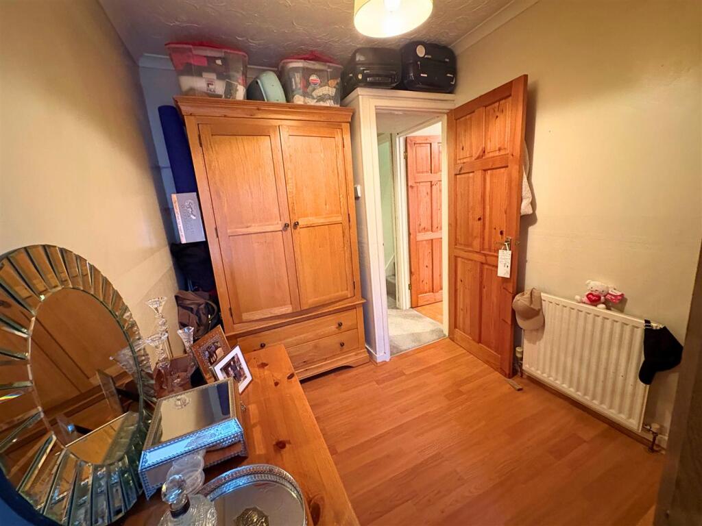 Bedroom 3c (edit).jpg