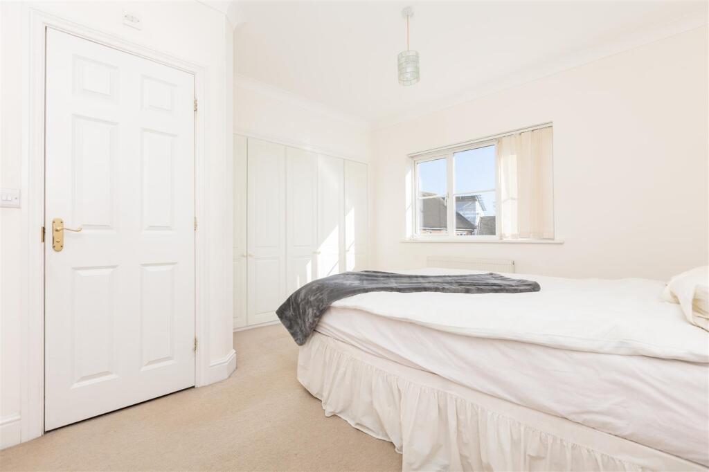 3 Dollimere Close-1.jpg