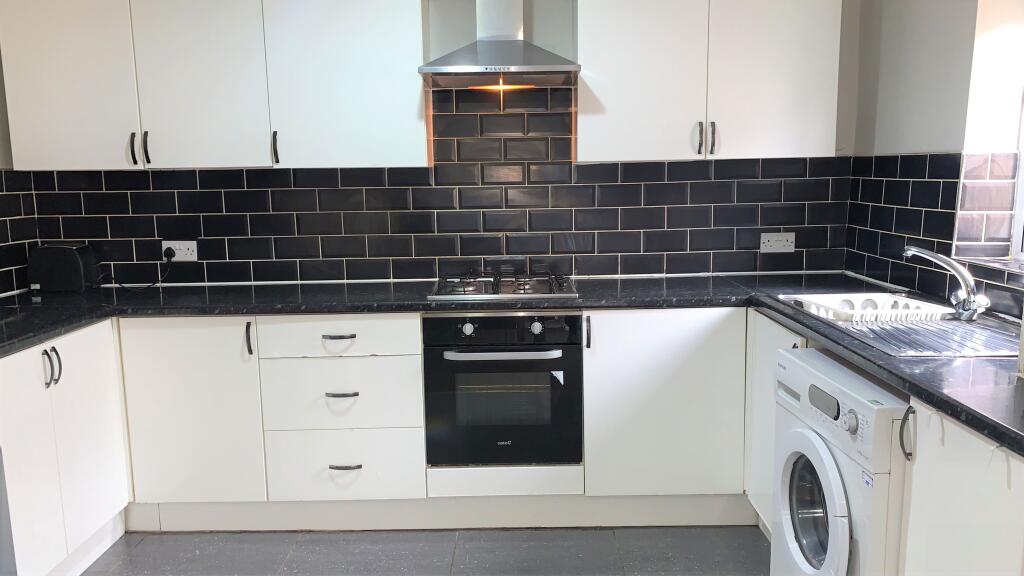 kitchen 6 bed proper