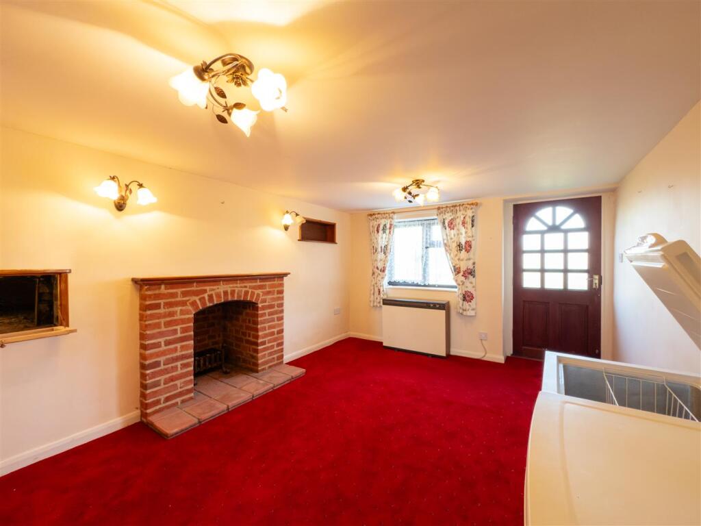 20250307110831 - IMG_4684 - 124 The Green, Wickham