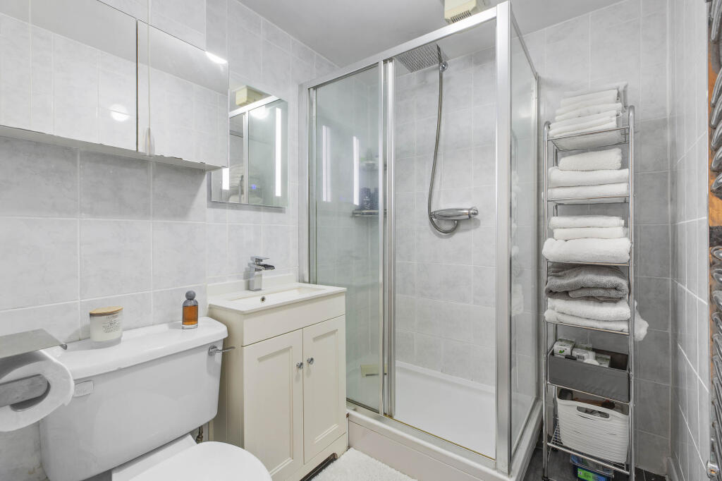 4 Alfred Davis Court, SL7 3EA (LOW RES)-11