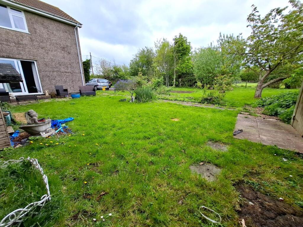 11 - rear garden.jpg