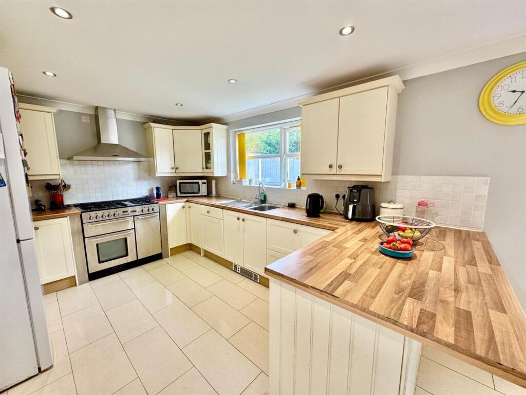 PHOTO-2025-08-12-11-41-08 (7).jpg