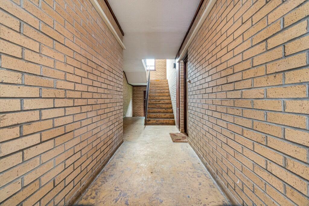 INTERNAL HALLWAY 