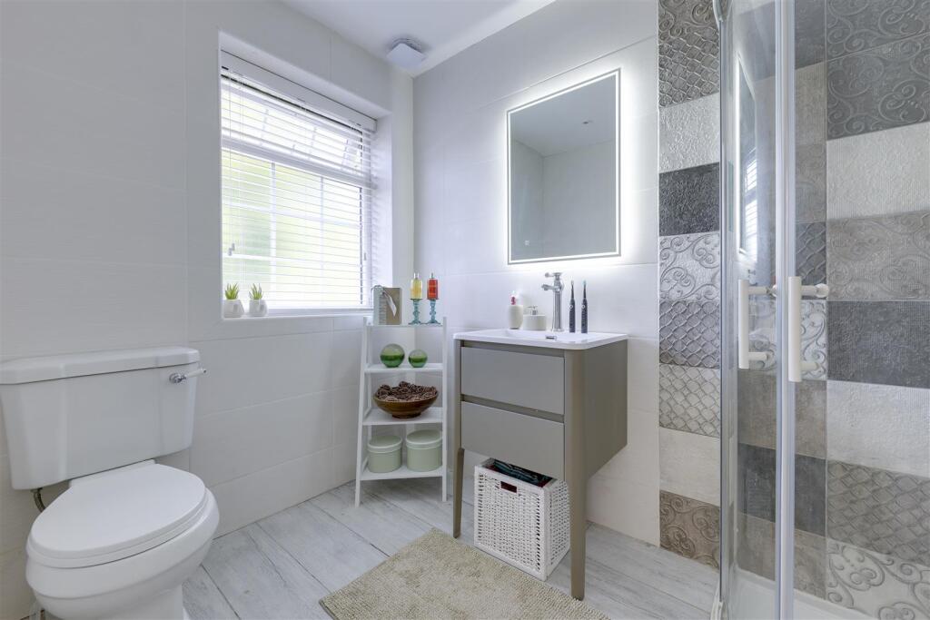 En suite 4.JPG
