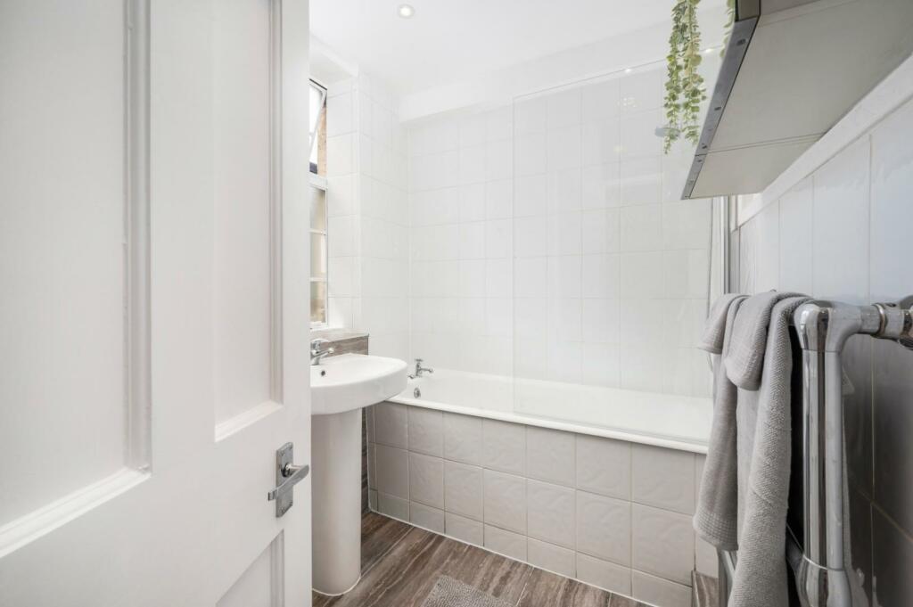 bathroom (1).jpg