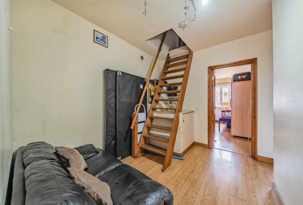 1315516-4-685d430...