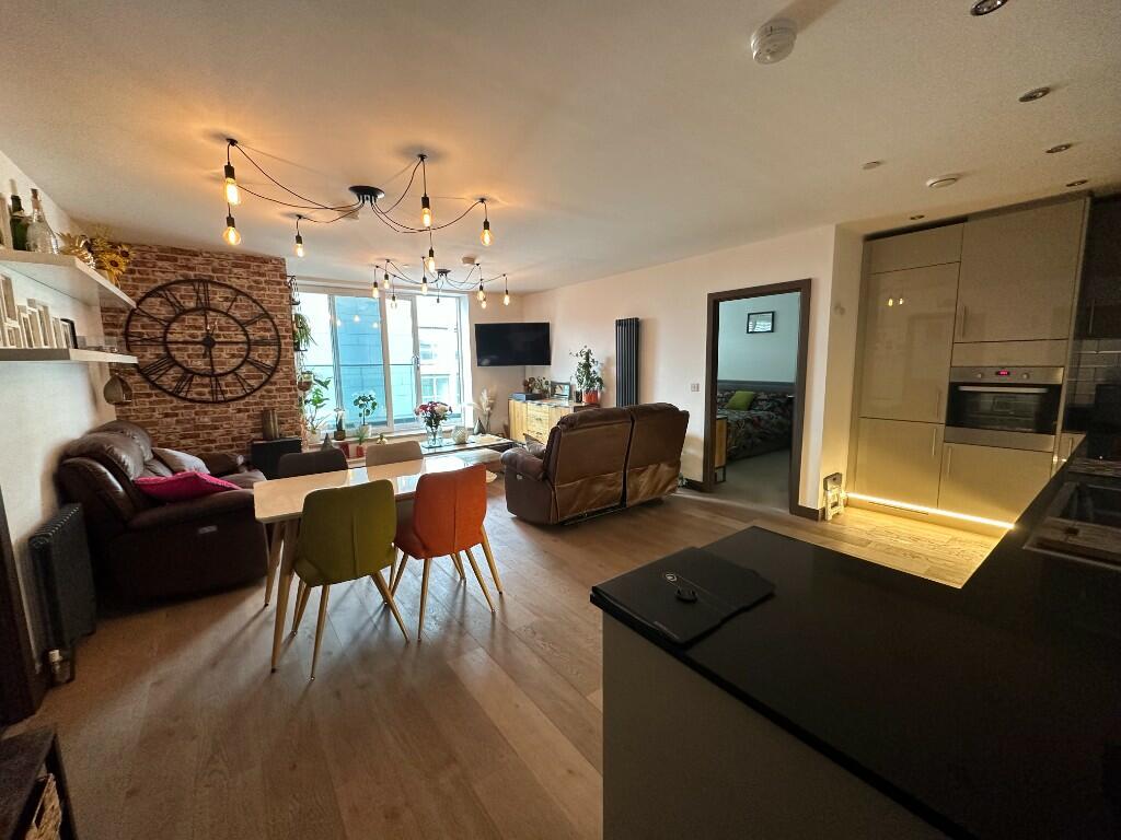 Lounge / Kitchen 