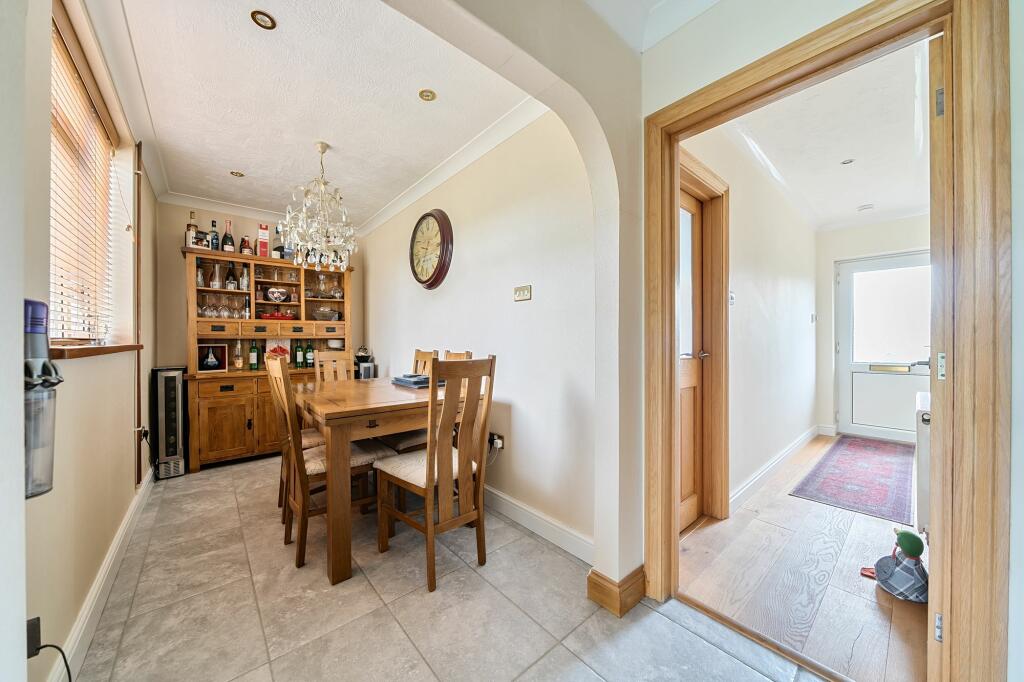 Dining Area (1)