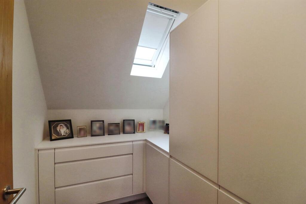 DRESSING ROOM