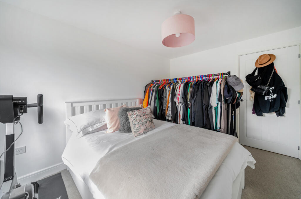 1311257-17-687515...