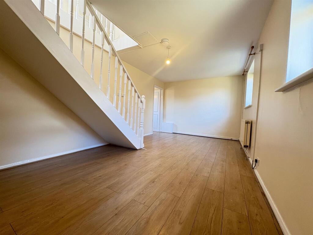 Lounge2.jpg