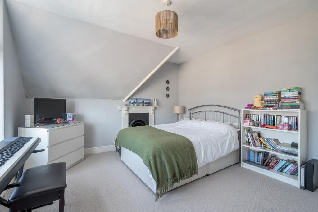 1313291-7-68541f9e8f7e2