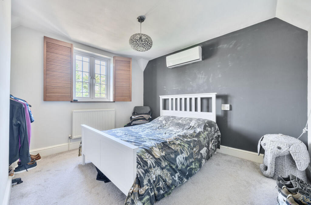 1311800-27-6853ee...