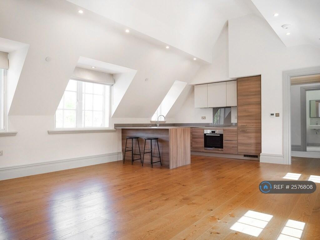 Kitchen/Living Area