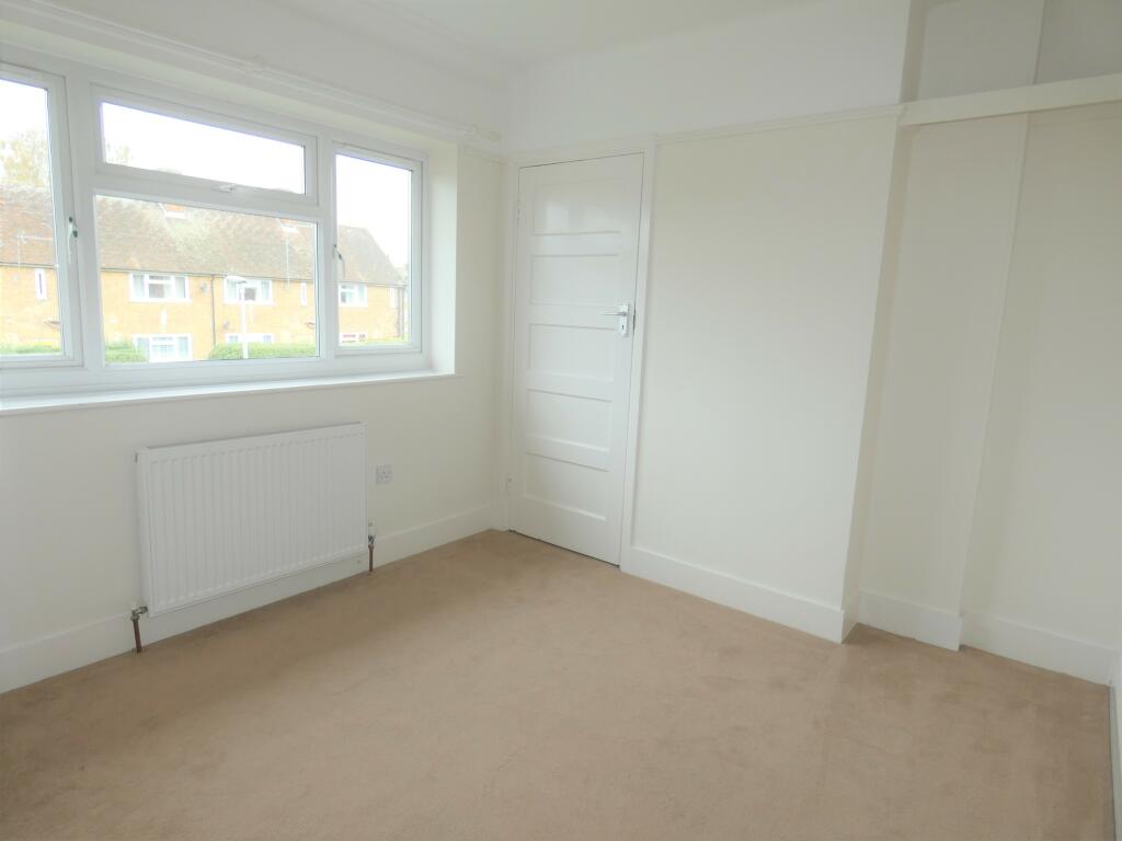 Pic 5 Bedroom Two.JPG
