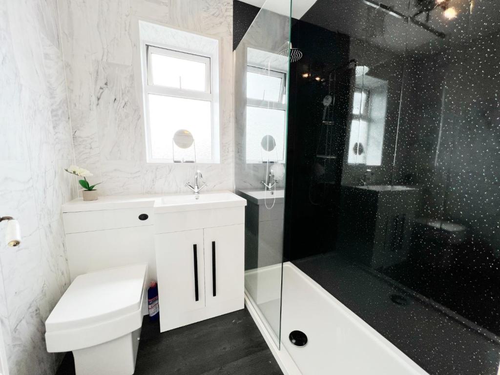 Shower Room.jpg